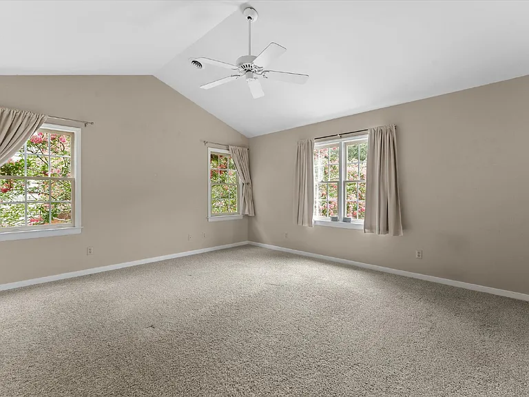 10948 Sunset Hills Dr — Photo 40