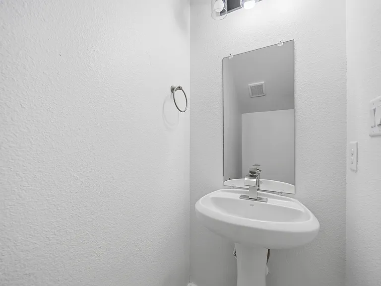 7502 Laura C D Koppe Rd — Photo 12