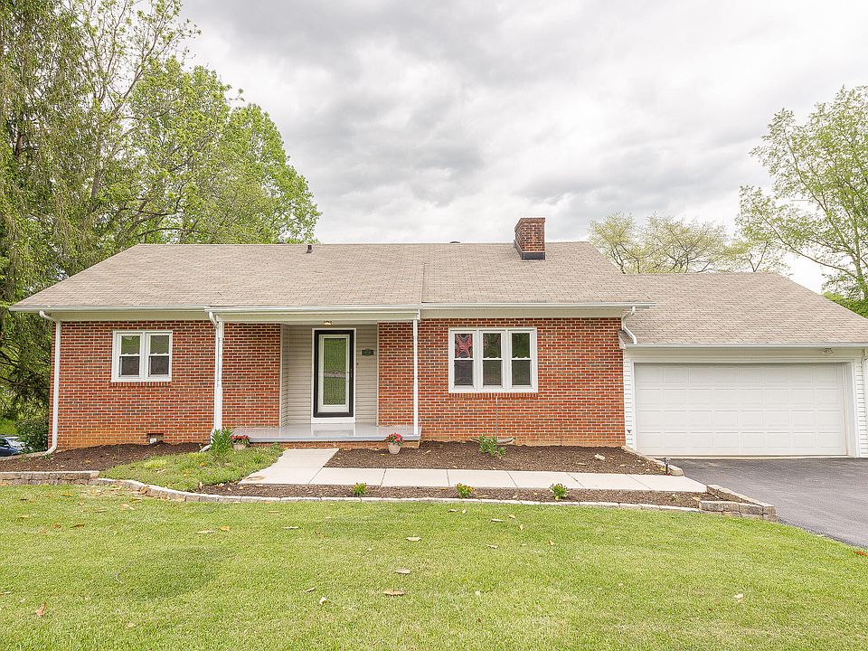 1st image of 428 Brookwood Dr
