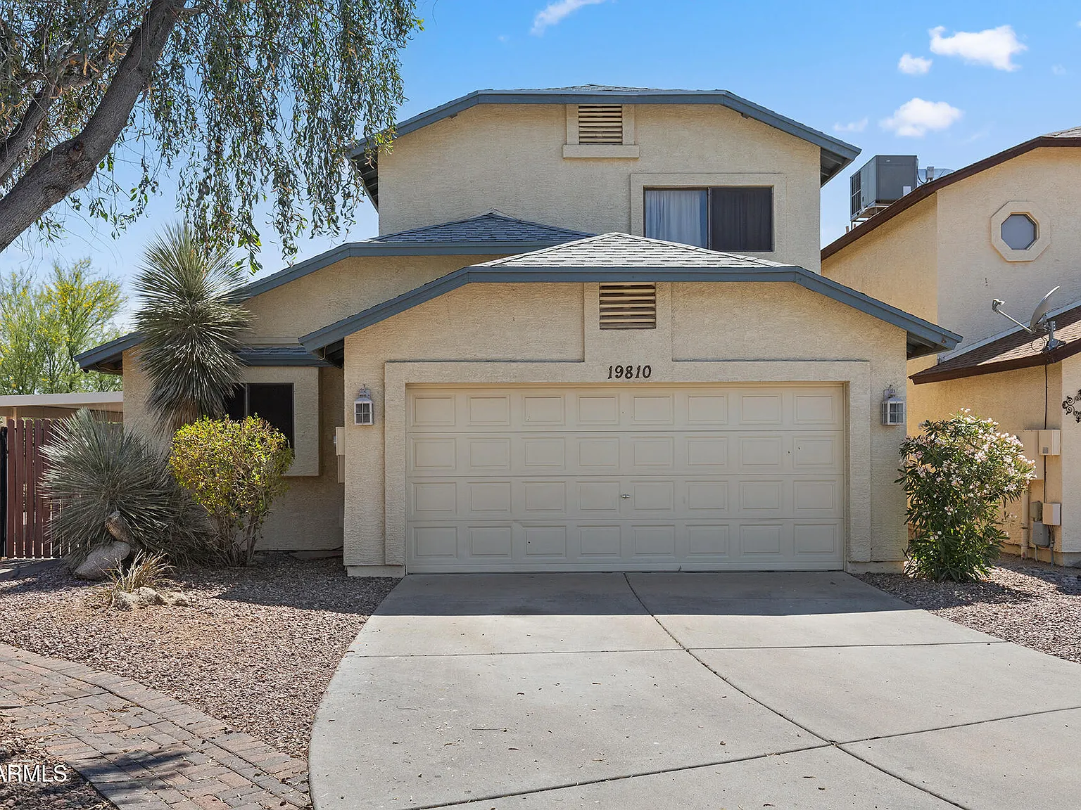 4 bed, 2.5 bath, 1639 sqft, $2,100 — Photo 1
