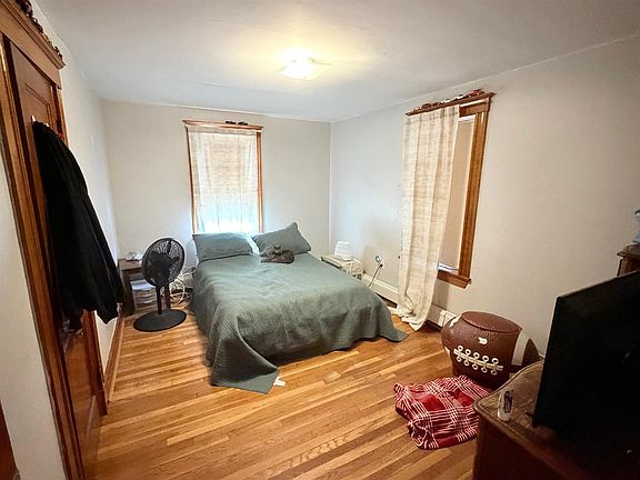 5th image of 128 Bonner Ave Floor 1