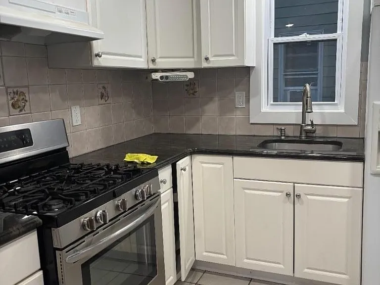 347 Elmora Ave — Photo 6