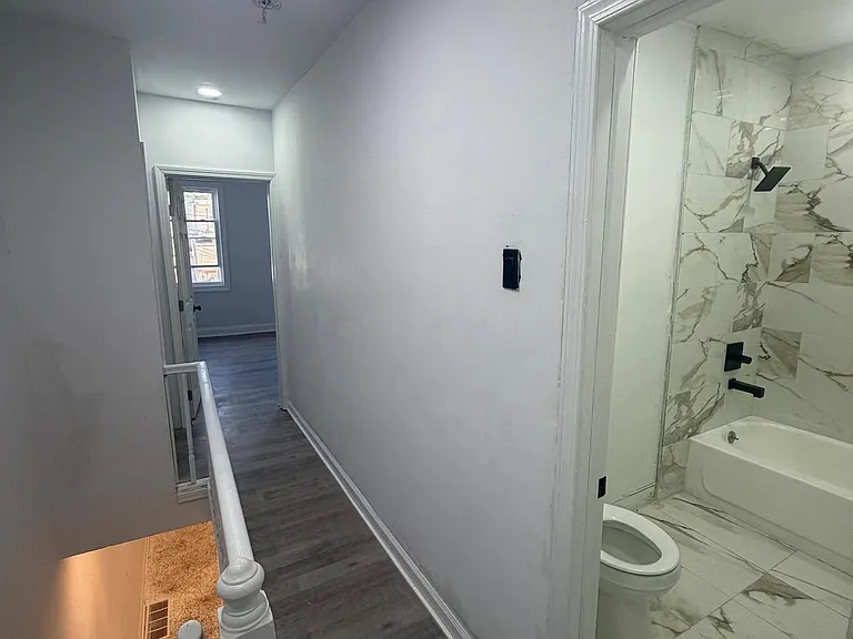 2409 W Harold St — Photo 22