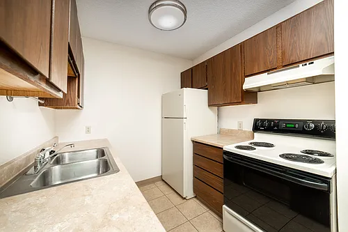 Julia Manor Apartments Photo 1