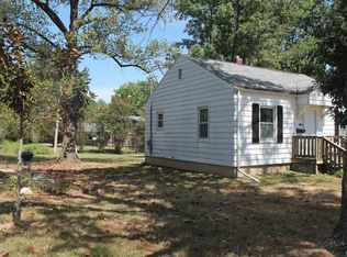 1114 W Walkup Ave, Carbondale, IL 62901