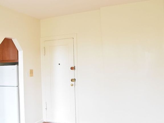 5th image of 1581 E 24th St APT 6D