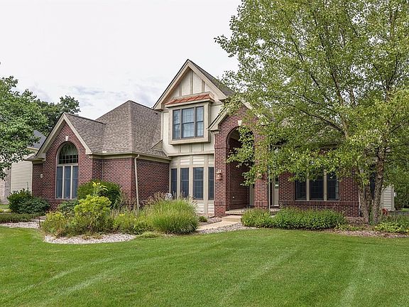 2nd image of 2016 Bay Hill Ct