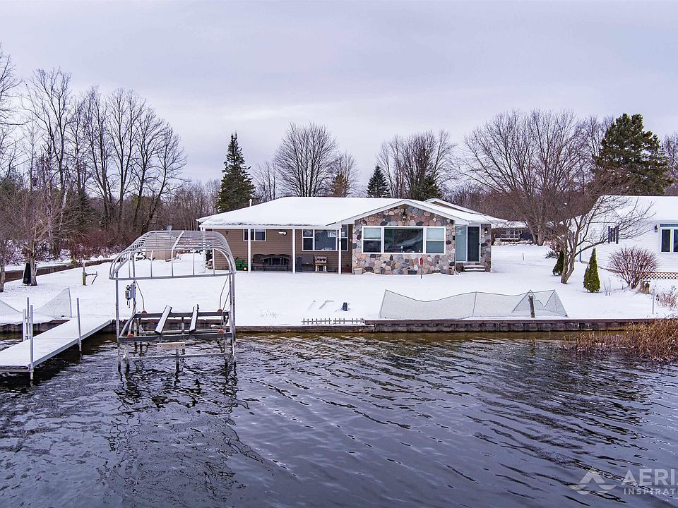 1st image of 3061 W Lakeside Dr