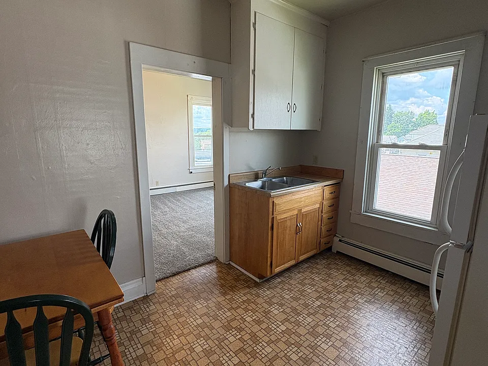 595 S Saint Marys St #3