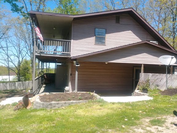 3rd image of 1944 Persimmon Hill Ln