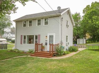 1885 W 3rd St, Dubuque, IA 52001