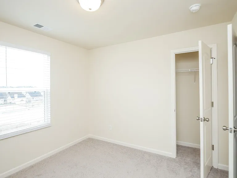 302 Freeman Cir — Photo 13