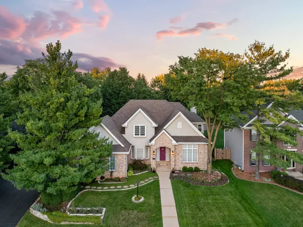 2927 Applewood Ln, Rockford, IL 61114