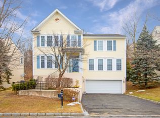 26 Bellefair Rd, Pt Chester, NY 10573