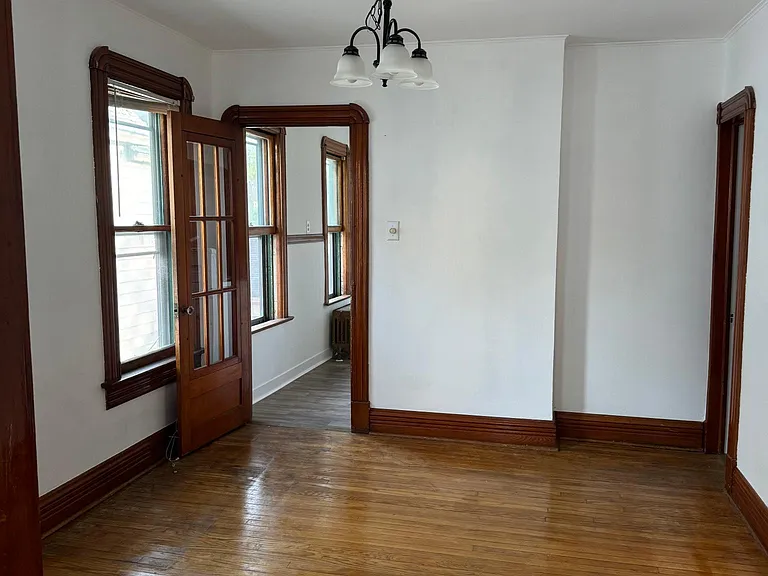 19 Ingersoll Ave #2 — Photo 12