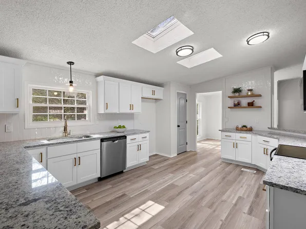 113 Pineview Dr, Louisburg, NC 27549