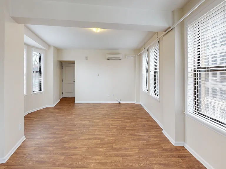 The Ashley Apartments — Photo 31