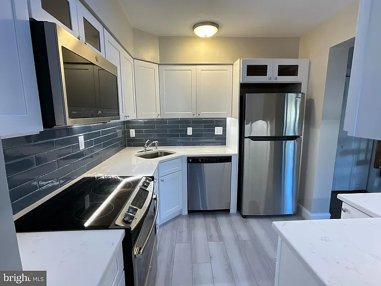 2031 Hillside Dr — Photo 11