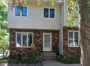 206 Holiday Cir #38, West Des Moines, IA 50265