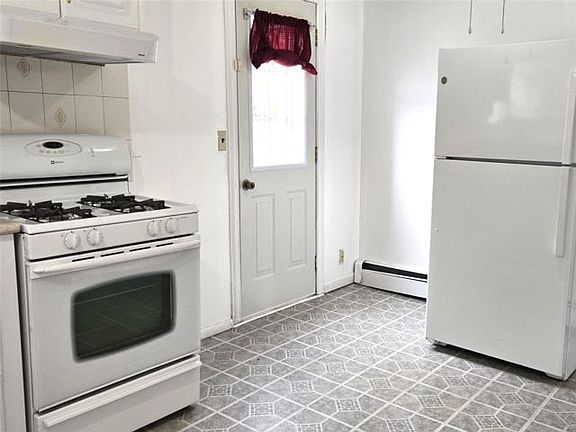 5th image of 25 Sheffield Dr