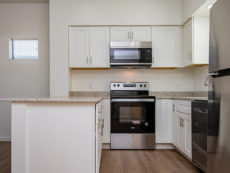 263 W Glenn St — Photo 7