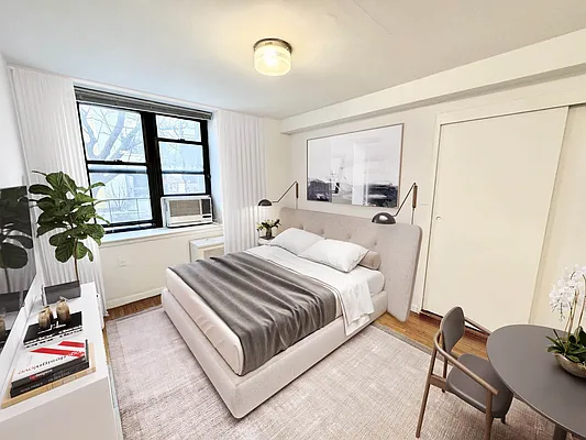 Rented by J PRESTON AND ASSOCIATES INC | media 4