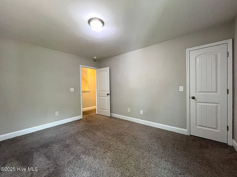 188 Sandy Springs Rd — Photo 37