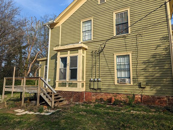 2nd image of 302 Cunningham St #302