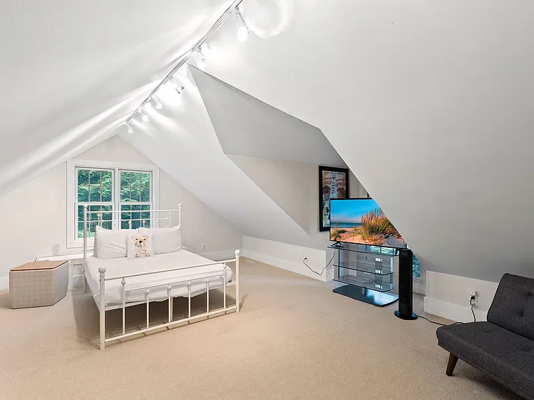 13217 Three Oaks Rd — Photo 38