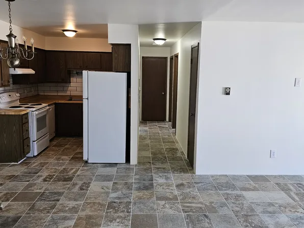 4266 N 104th St APT 8, Milwaukee, WI 53222