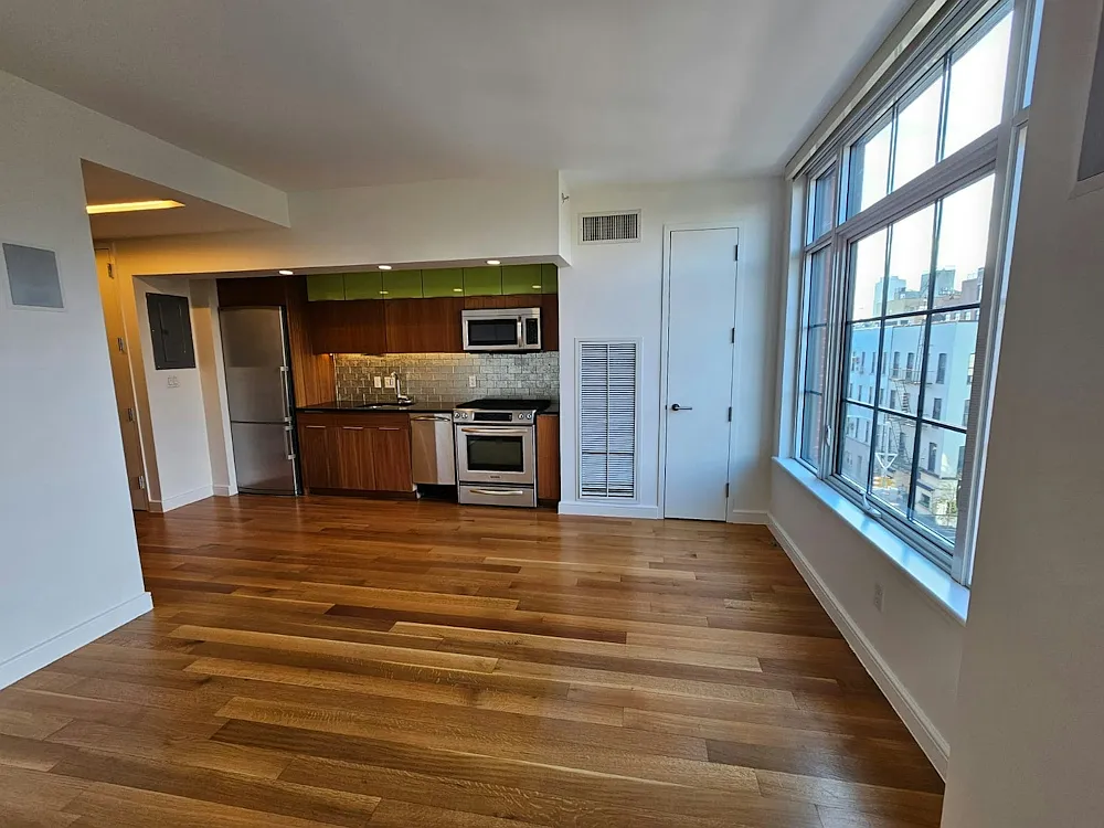 101 Bedford Avenue — Photo 2