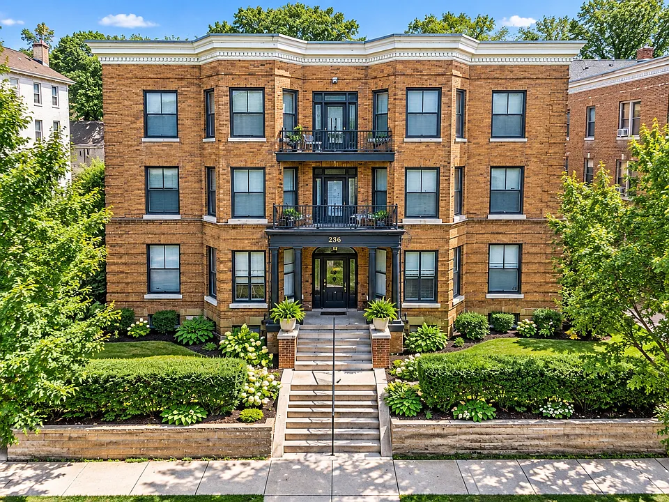 298 N Bates Ave
