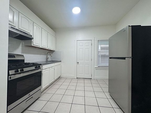 4th image of 71 10th St APT 304