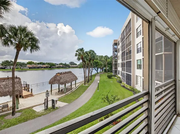 1100 Colony Point Cir APT 205, Pembroke Pines, FL 33026