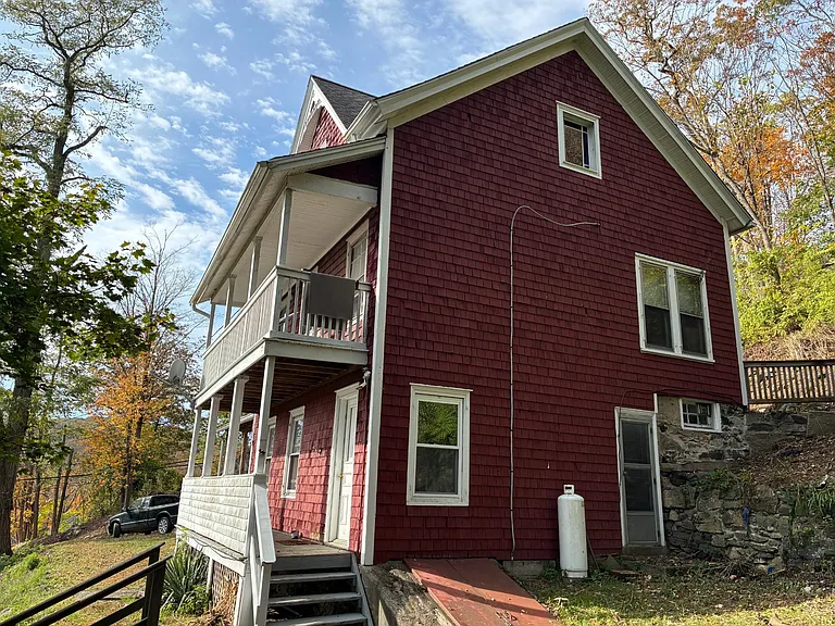 13 Maple Ave — Photo 3