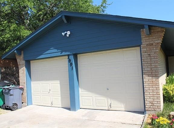 2nd image of 2001 Egret Ln