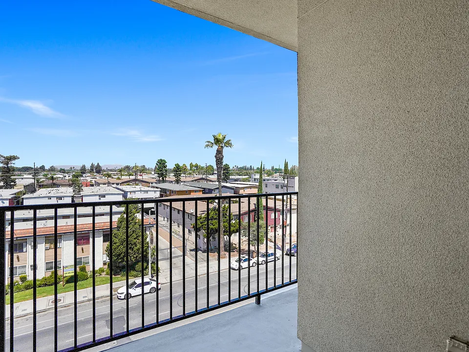 8802 Van Nuys Blvd #405