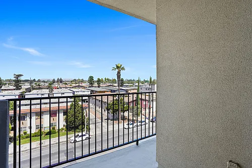 8802 Van Nuys Blvd #405 Photo 1