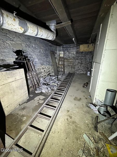 5th image of 16 S Church Street