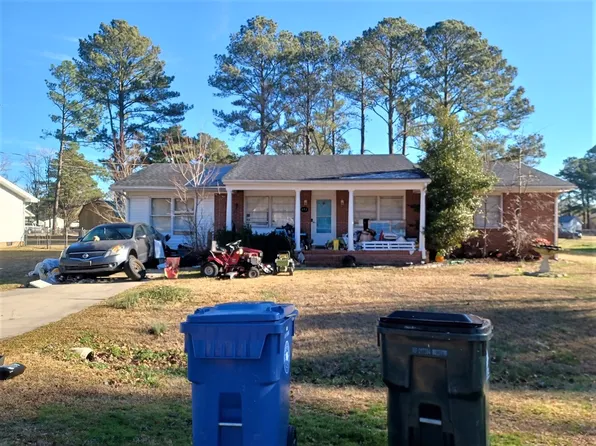 602 Leo Dr, Elm City, NC 27822