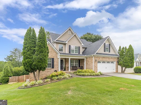 946 Golden Meadows Ln, Loganville, GA 30052