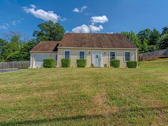 2nd image of 5405 Apple Blossom Ln