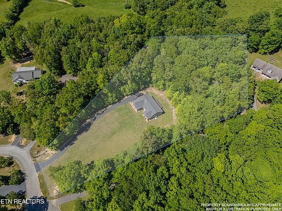 2nd image of 379 Hilltop Dr
