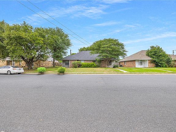 3rd image of 512 Corregidor Dr