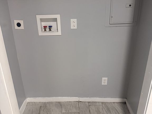 5th image of 84 Dewitt St #1