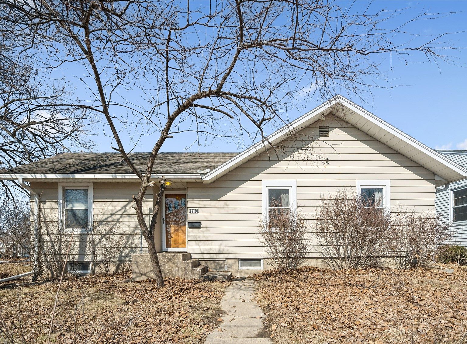1308 L Ave NE, Cedar Rapids, IA 52402 | Zillow
