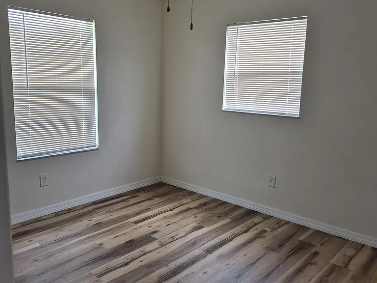 2956 Carriage Dr — Photo 16