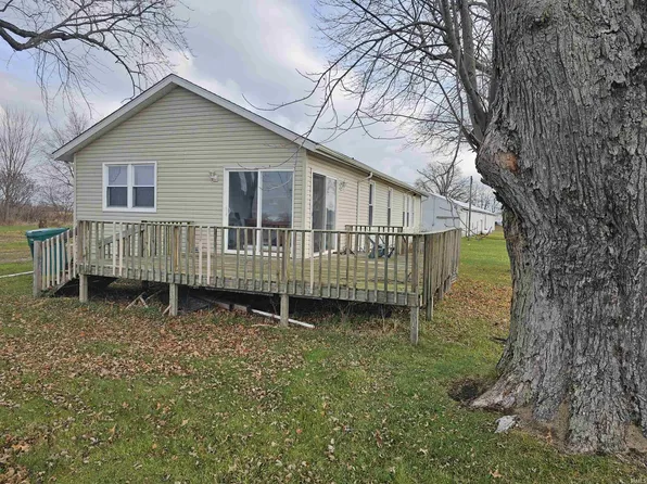 9301 S 600th Rd E, Walkerton, IN 46574