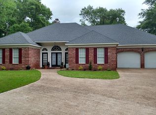 101 Brookview Ln, Picayune, MS 39466