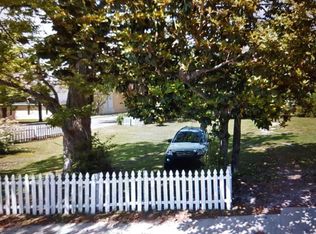 1717 Government St, Ocean Springs, MS 39564